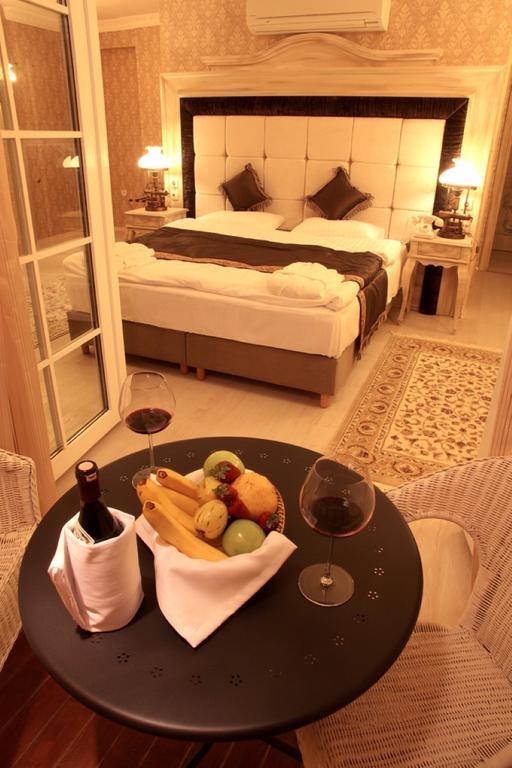 Trilyali Butik Hotel Tirilye Exteriér fotografie